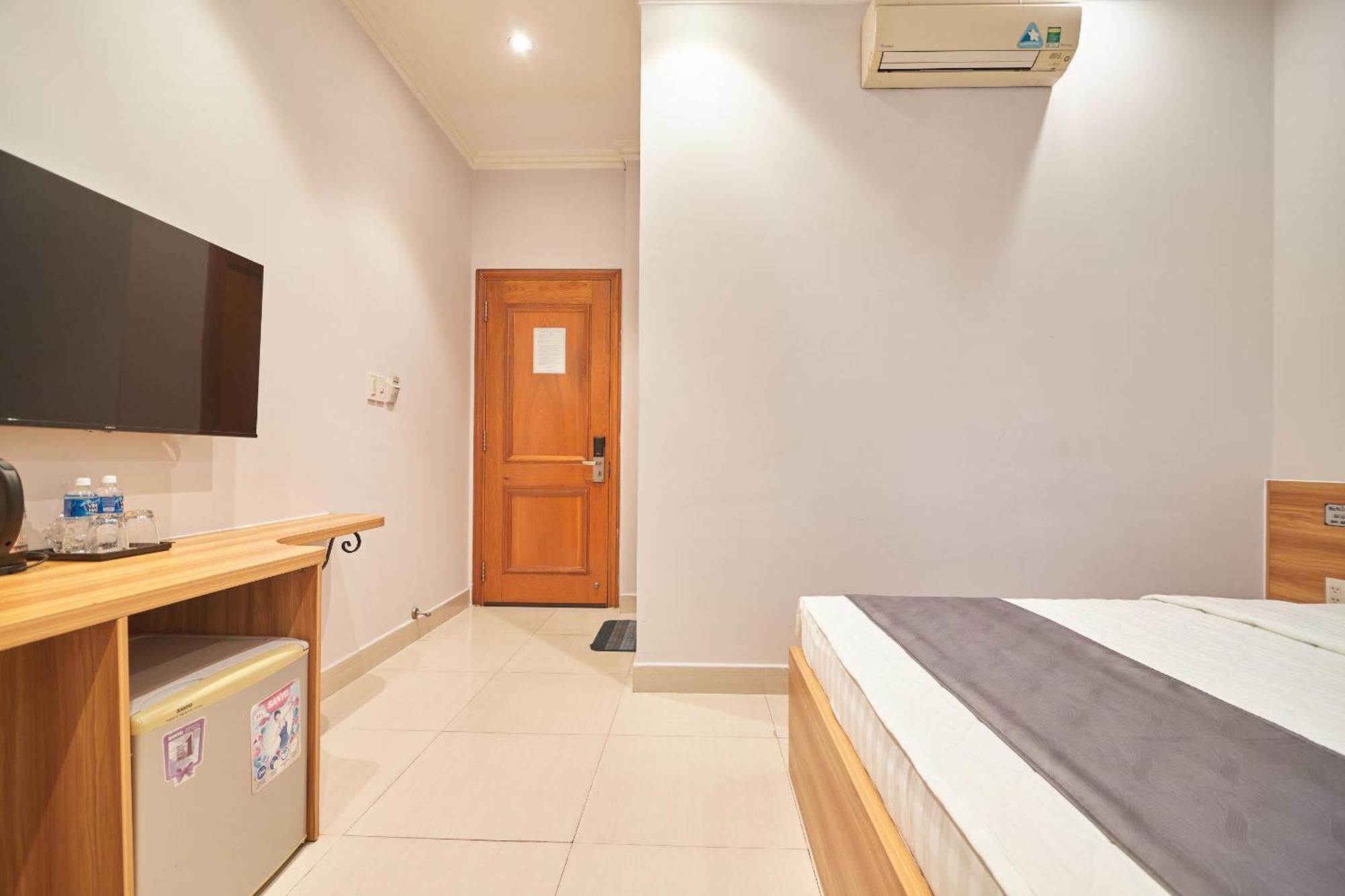 บิน บิน โฮเต็ล 2 - ใกล้ฮิมลาม D7 Hotel โฮจิมินห์ซิตี้ ภายนอก รูปภาพ